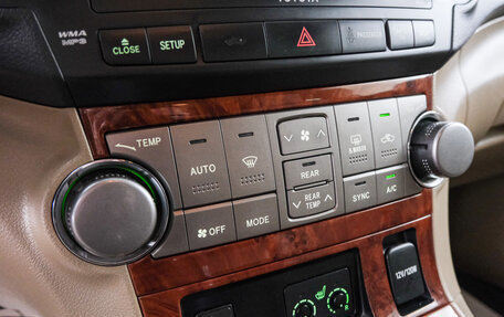 Toyota Highlander III, 2010 год, 2 199 000 рублей, 17 фотография