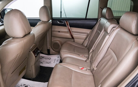Toyota Highlander III, 2010 год, 2 199 000 рублей, 23 фотография