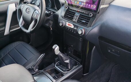 Toyota Land Cruiser Prado 150 рестайлинг 2, 2017 год, 3 250 000 рублей, 7 фотография
