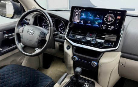 Toyota Land Cruiser 200, 2013 год, 4 599 900 рублей, 9 фотография