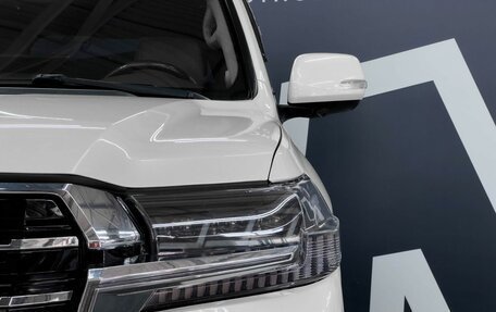 Toyota Land Cruiser 200, 2013 год, 4 599 900 рублей, 18 фотография