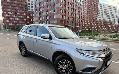Mitsubishi Outlander III рестайлинг 3, 2020 год, 2 200 000 рублей, 8 фотография