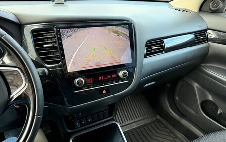 Mitsubishi Outlander III рестайлинг 3, 2020 год, 2 200 000 рублей, 9 фотография