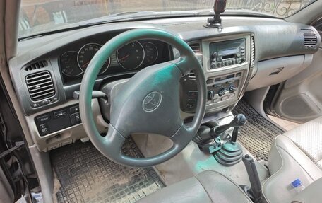 Toyota Land Cruiser 100 рестайлинг 2, 2004 год, 1 450 000 рублей, 7 фотография