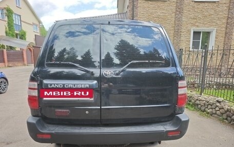 Toyota Land Cruiser 100 рестайлинг 2, 2004 год, 1 450 000 рублей, 5 фотография
