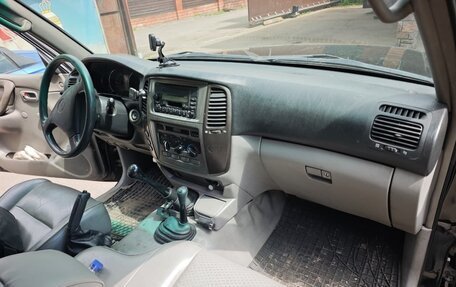 Toyota Land Cruiser 100 рестайлинг 2, 2004 год, 1 450 000 рублей, 11 фотография