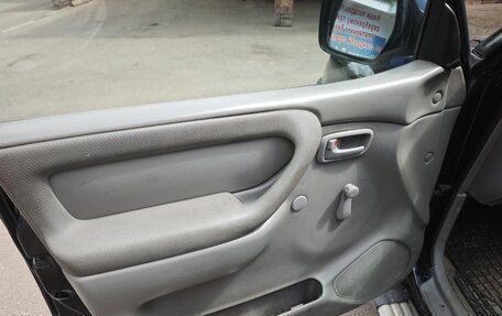 Toyota Land Cruiser 100 рестайлинг 2, 2004 год, 1 450 000 рублей, 10 фотография