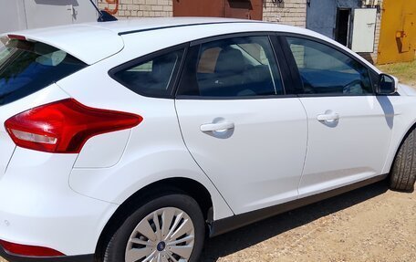 Ford Focus III, 2017 год, 900 000 рублей, 2 фотография