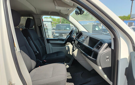 Volkswagen Caravelle T6 рестайлинг, 2017 год, 2 550 000 рублей, 13 фотография