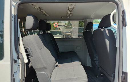 Volkswagen Caravelle T6 рестайлинг, 2017 год, 2 550 000 рублей, 15 фотография
