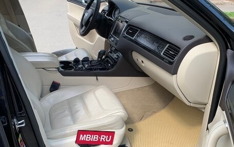 Volkswagen Touareg III, 2011 год, 1 800 000 рублей, 8 фотография