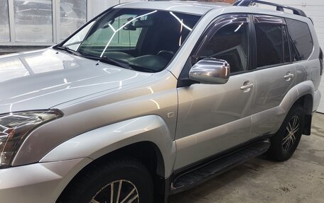 Toyota Land Cruiser Prado 120 рестайлинг, 2006 год, 1 450 000 рублей, 28 фотография