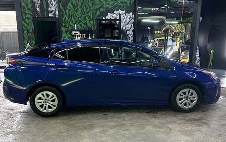 Toyota Prius IV XW50, 2016 год, 1 600 000 рублей, 4 фотография