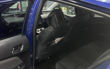 Toyota Prius IV XW50, 2016 год, 1 600 000 рублей, 9 фотография