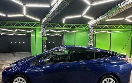 Toyota Prius IV XW50, 2016 год, 1 600 000 рублей, 7 фотография