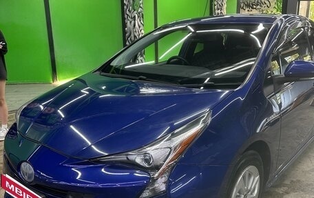 Toyota Prius IV XW50, 2016 год, 1 600 000 рублей, 6 фотография