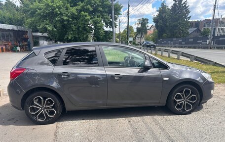 Opel Astra J, 2011 год, 600 000 рублей, 17 фотография
