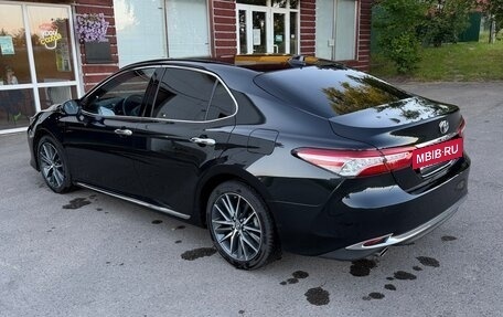 Toyota Camry, 2023 год, 3 700 000 рублей, 3 фотография