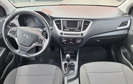Hyundai Solaris II рестайлинг, 2019 год, 1 390 000 рублей, 10 фотография