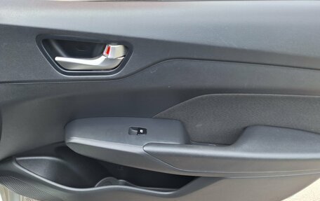 Hyundai Solaris II рестайлинг, 2019 год, 1 390 000 рублей, 14 фотография