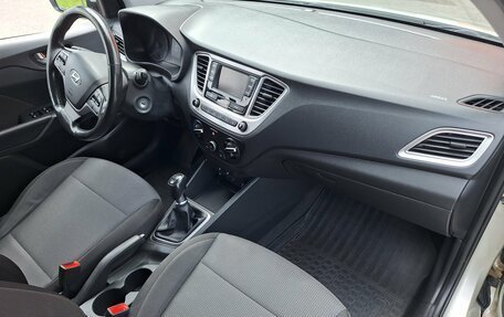 Hyundai Solaris II рестайлинг, 2019 год, 1 390 000 рублей, 12 фотография