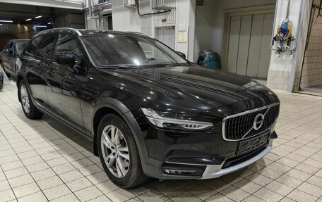 Volvo V90 Cross Country I рестайлинг, 2017 год, 2 390 000 рублей, 2 фотография