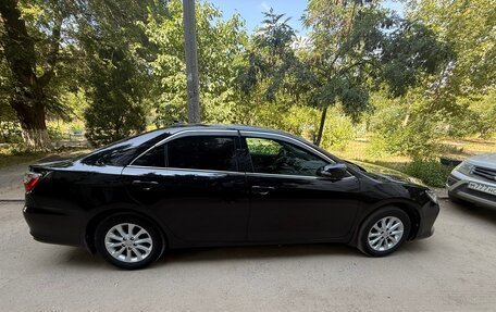 Toyota Camry, 2017 год, 2 000 000 рублей, 2 фотография