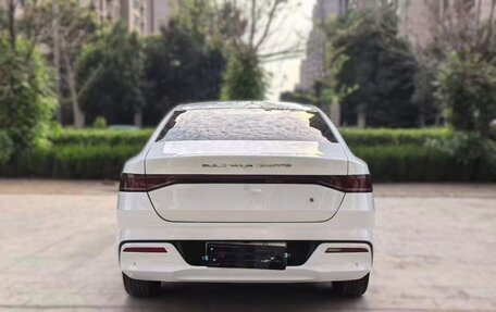 BYD Qin, 2023 год, 1 670 000 рублей, 7 фотография