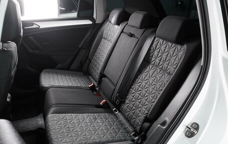 Volkswagen Tiguan II, 2021 год, 2 349 000 рублей, 9 фотография