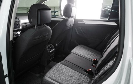 Volkswagen Tiguan II, 2021 год, 2 349 000 рублей, 11 фотография
