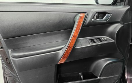 Toyota Highlander III, 2011 год, 1 900 000 рублей, 25 фотография