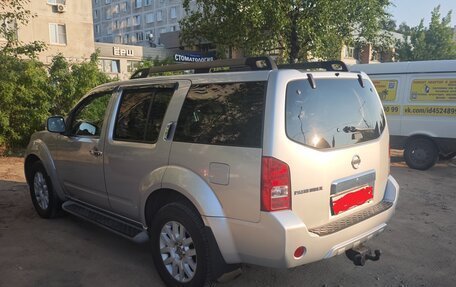 Nissan Pathfinder, 2011 год, 1 800 000 рублей, 2 фотография