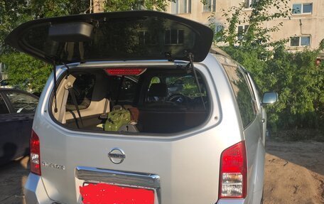 Nissan Pathfinder, 2011 год, 1 800 000 рублей, 5 фотография
