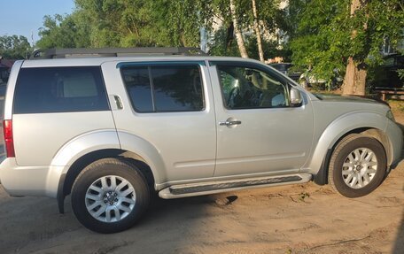 Nissan Pathfinder, 2011 год, 1 800 000 рублей, 4 фотография