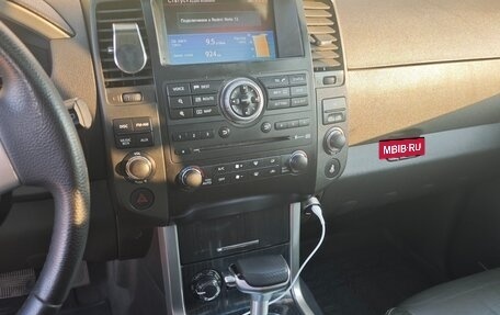 Nissan Pathfinder, 2011 год, 1 800 000 рублей, 11 фотография