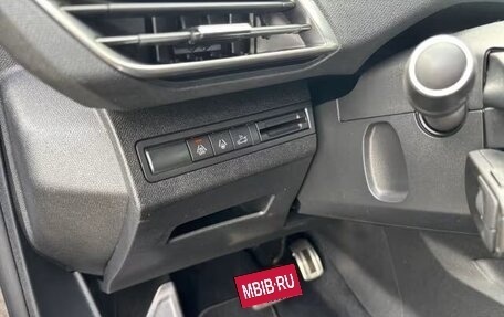 Peugeot 3008 II, 2023 год, 2 090 000 рублей, 10 фотография