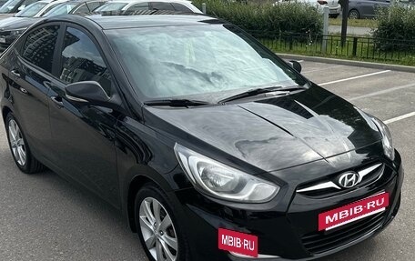 Hyundai Solaris II рестайлинг, 2011 год, 925 000 рублей, 4 фотография