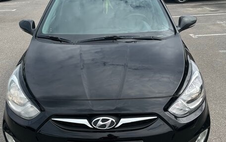 Hyundai Solaris II рестайлинг, 2011 год, 925 000 рублей, 2 фотография
