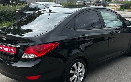 Hyundai Solaris II рестайлинг, 2011 год, 925 000 рублей, 5 фотография