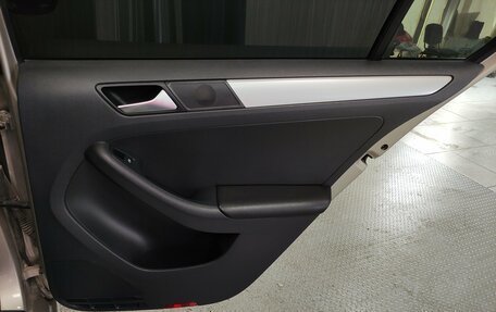 Volkswagen Jetta VI, 2013 год, 950 000 рублей, 17 фотография
