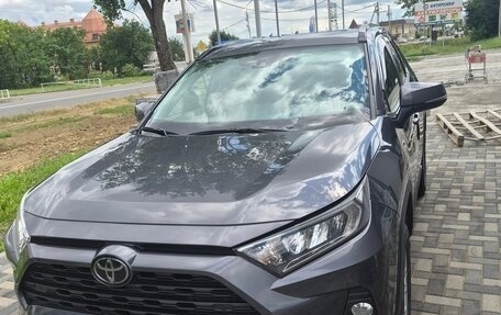 Toyota RAV4, 2019 год, 3 300 000 рублей, 1 фотография