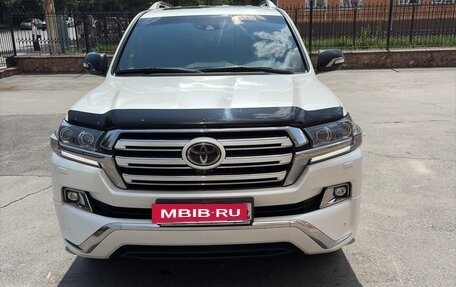 Toyota Land Cruiser 200, 2017 год, 7 300 000 рублей, 6 фотография