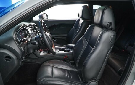 Dodge Challenger III рестайлинг 2, 2017 год, 3 649 050 рублей, 10 фотография