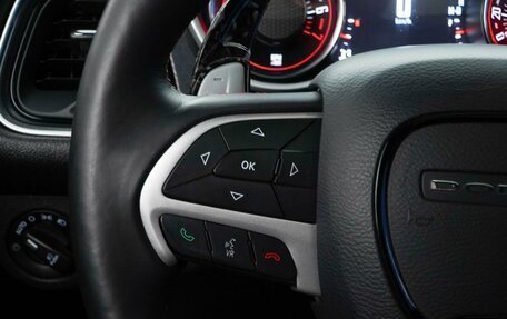 Dodge Challenger III рестайлинг 2, 2017 год, 3 649 050 рублей, 12 фотография