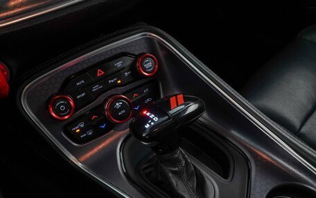 Dodge Challenger III рестайлинг 2, 2017 год, 3 649 050 рублей, 17 фотография