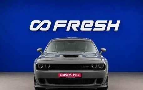 Dodge Challenger III рестайлинг 2, 2017 год, 3 649 050 рублей, 3 фотография