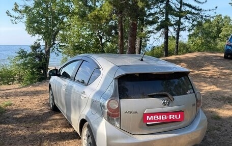 Toyota Aqua I, 2012 год, 702 000 рублей, 2 фотография