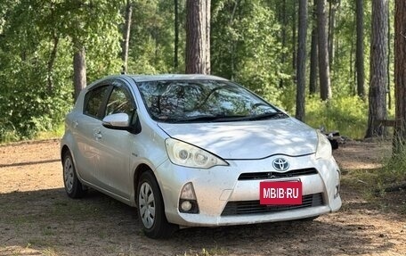 Toyota Aqua I, 2012 год, 702 000 рублей, 6 фотография
