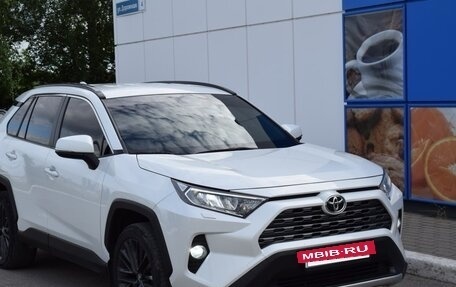 Toyota RAV4, 2020 год, 2 798 000 рублей, 2 фотография
