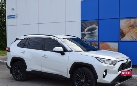 Toyota RAV4, 2020 год, 2 798 000 рублей, 4 фотография